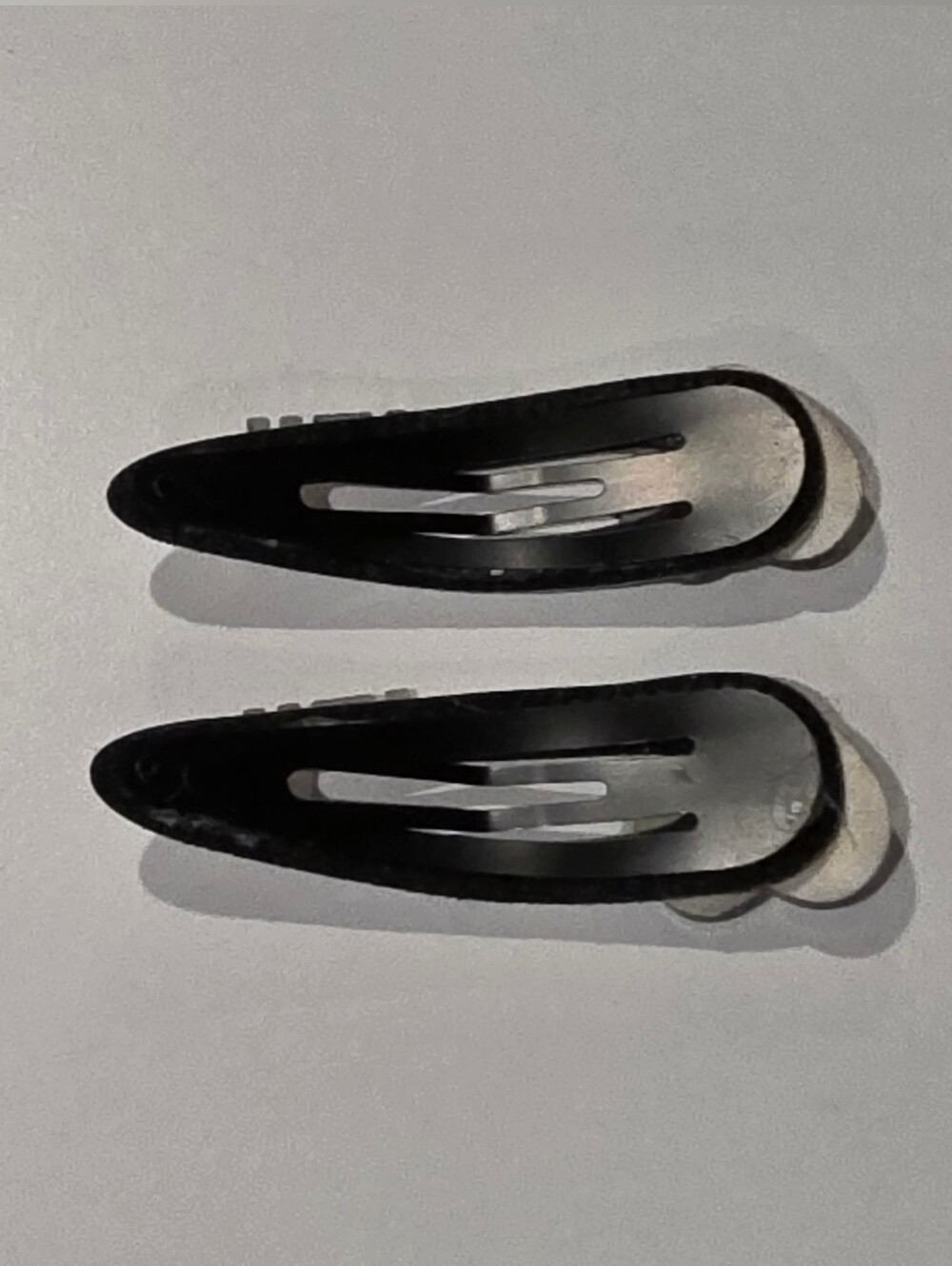 Fashion Miu Miu Glitter Silver Heart Hair Clips - Set of 2 - Picture 3 of 4